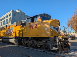 pxl20251212230432156