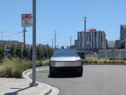 pxl20250531200810224